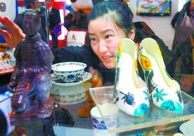 2013年内地的艺术衍生品市场潜力为300亿美元-中富证券网-您的证券投资咨询专业网站-北京中富金石咨询旗下网站